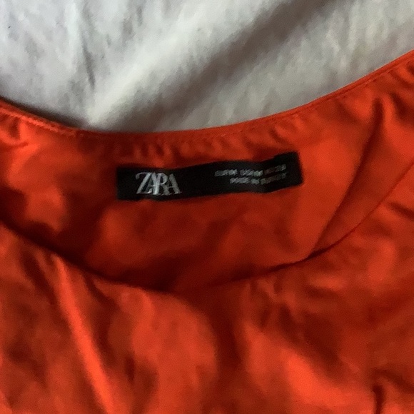 Lot of 2 Orange Bodysuits Women’s Size Medium - Picture 4 of 7